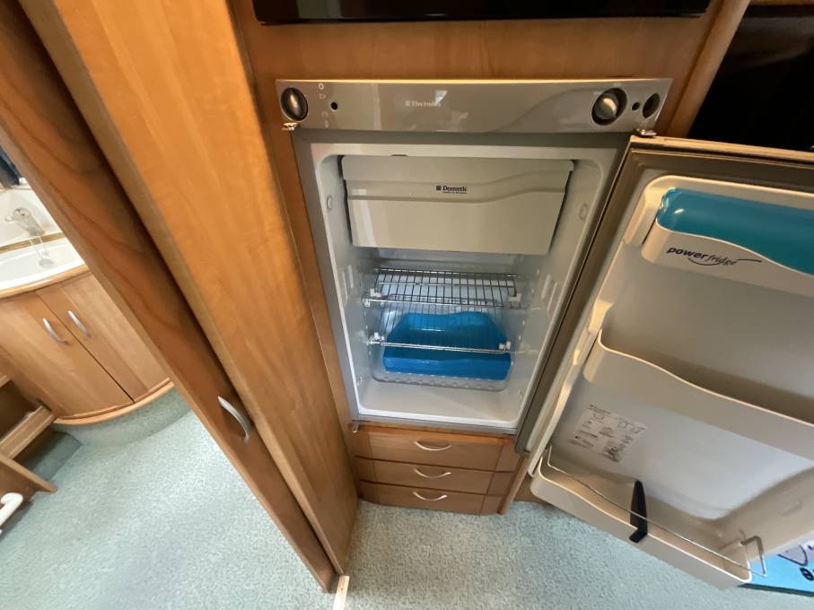 AutoTrail Mohican SE 2 berth end washroom Mercedes chassis with