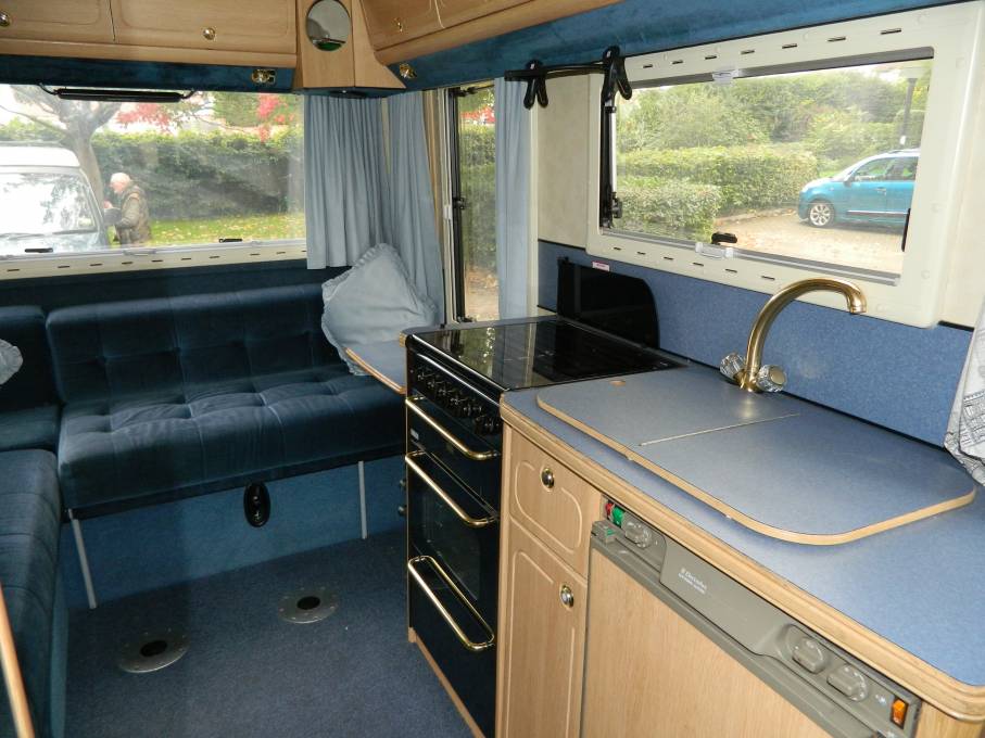 AutoSleepers Ravenna 2001 4 Berth Rear Lounge Motorhome For Sale