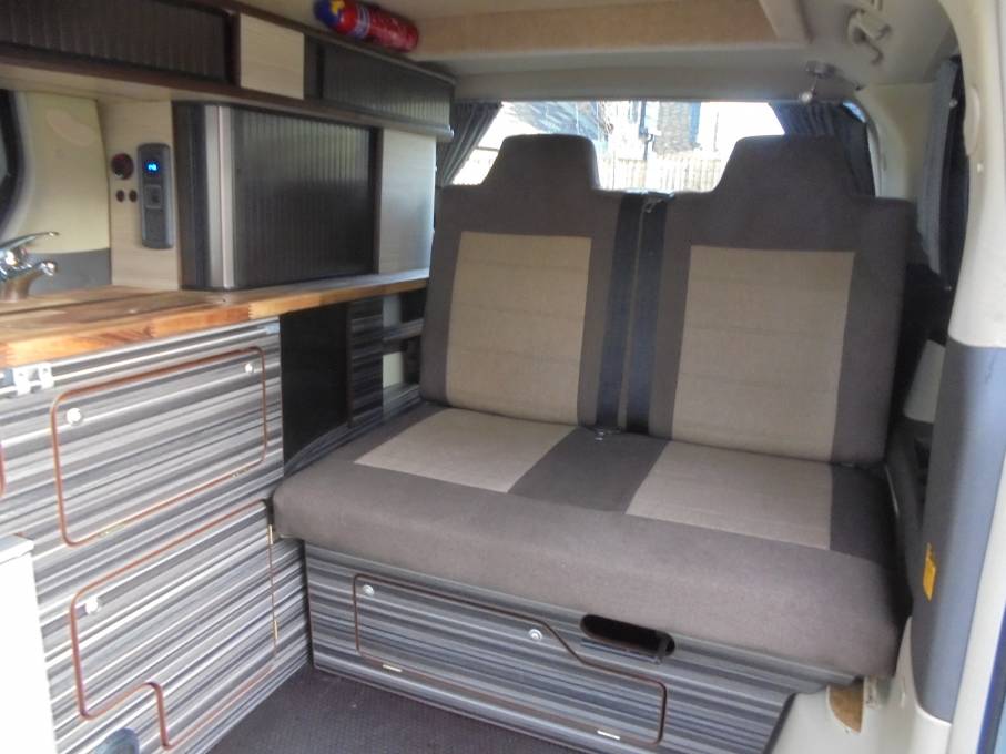 Alphard Camper: Kemewahan Berkelana di Atas Roda