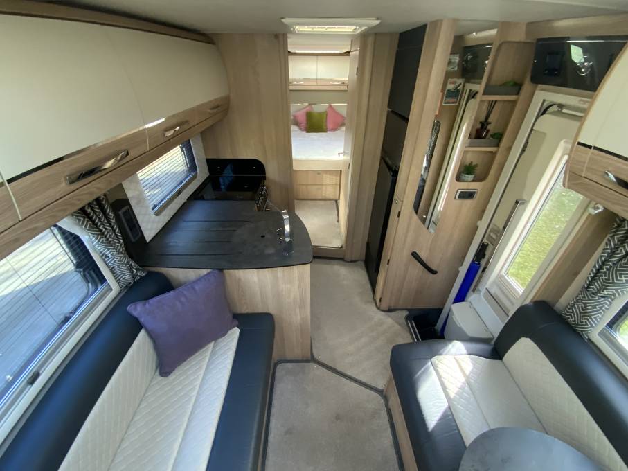 Autotrail Delaware Frontier Luxury 4 Berth 180 BHP Rear Fixed Island Bed