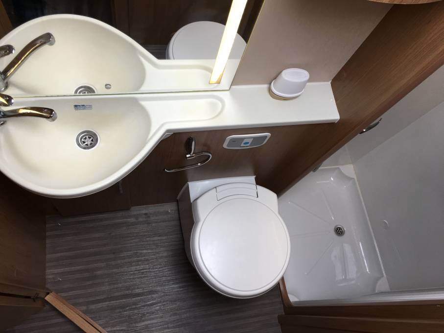 AUTOTRAIL TRACKER FB AUTOTRAIL TRACKER FB