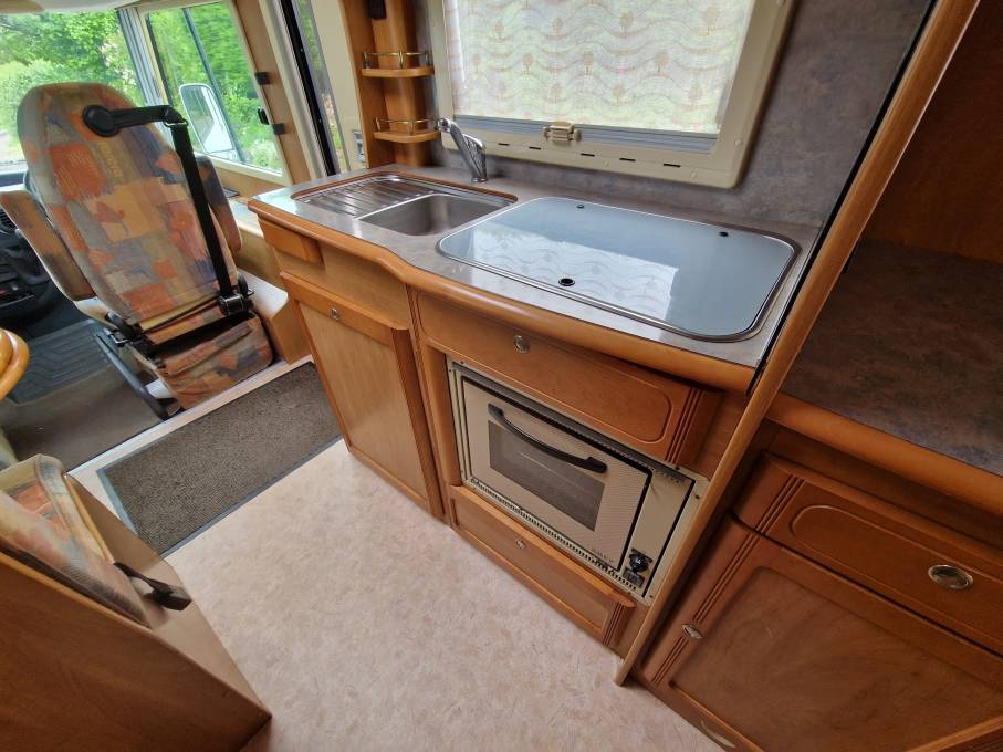 2002 RAPIDO LE RANDONNEUR 972M 4 BERTH 4 BELT AUTO GREAT VALUE 2002-rapido-le-randonneur-972m-4-berth-4-belt-auto-great-value