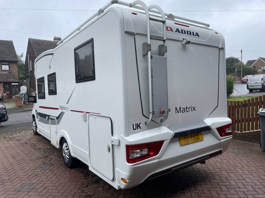 Adria Matrix Plus 670SC - Rear Fixed Island Bed - Habitation Check ...