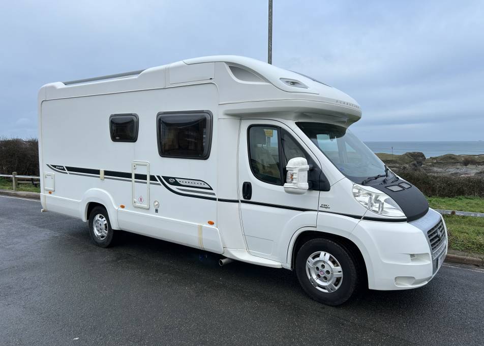 Bessacarr E660 4 Berth 2010 Rear Fixed Bed Motorhome FOR SALE