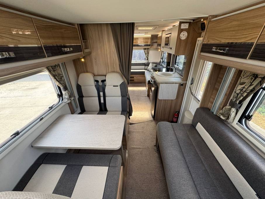 Bessacarr 496 U Shape, Pull down bed & Dinette 6 Berth 6 Belts