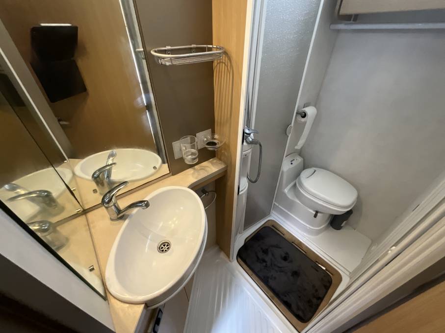 Bessacarr E660, 2009, rear fixed bed, 4 berth motorhome for sale