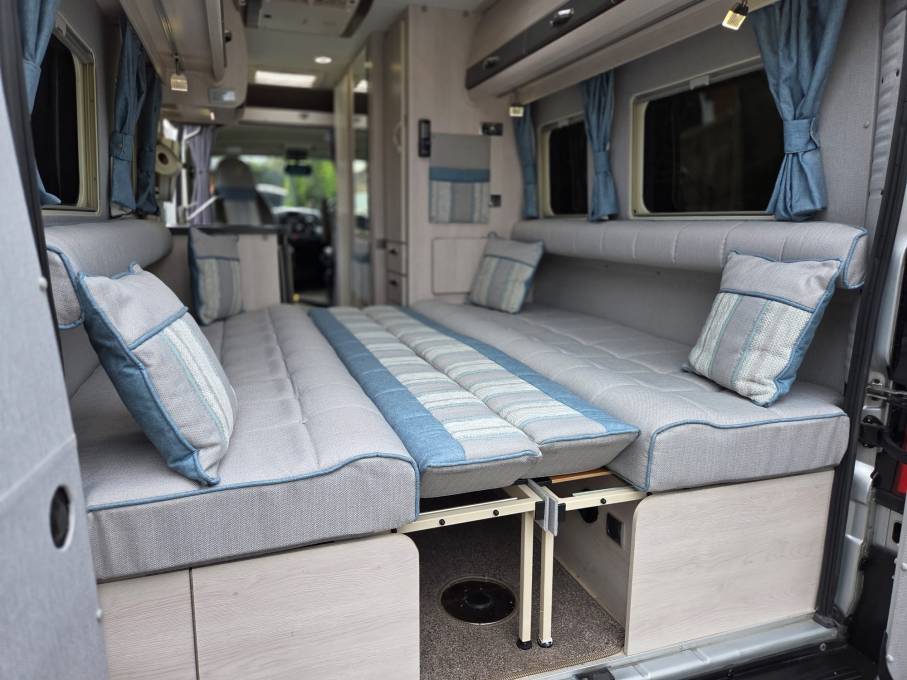 Autosleeper Warwick XL Automatic 12,250 miles HIGH SPEC Hab A/C