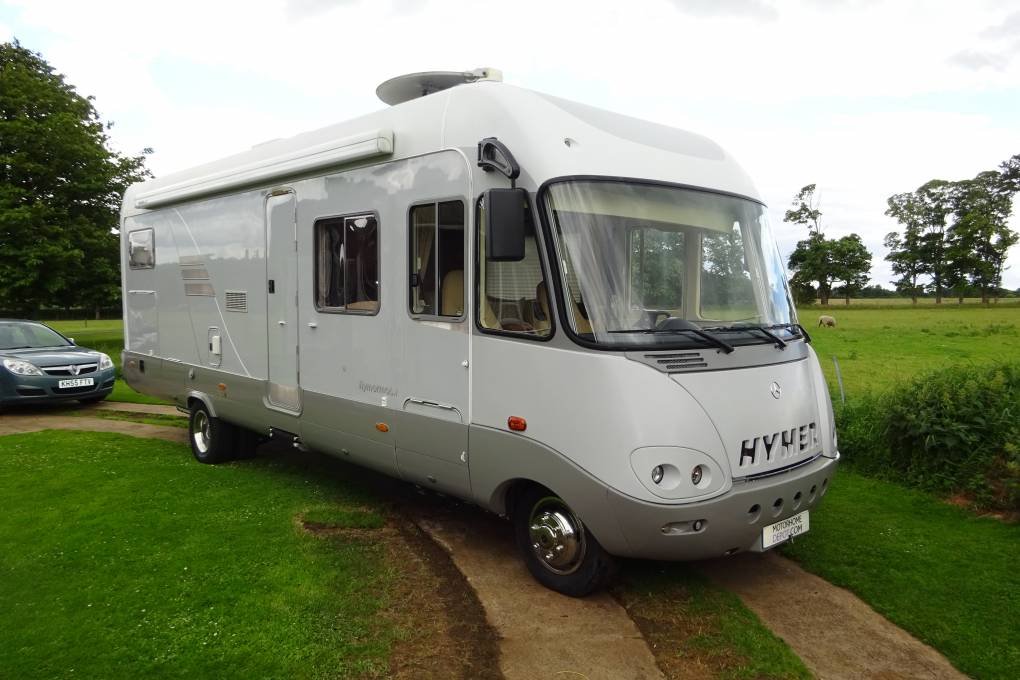 Hymer S820 4 Berth Fixed Bed Luxury Motorhome for Sale