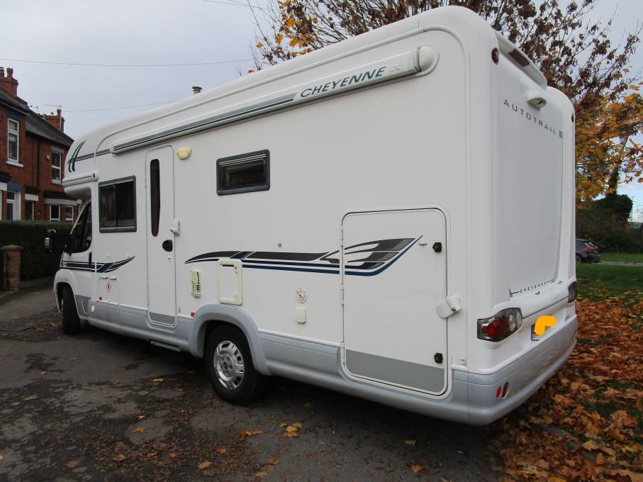 AUTO TRAIL CHEYENNE 696G 4 BERTH TRANSVERSE BED LARGE GARAGE MOTORHOME