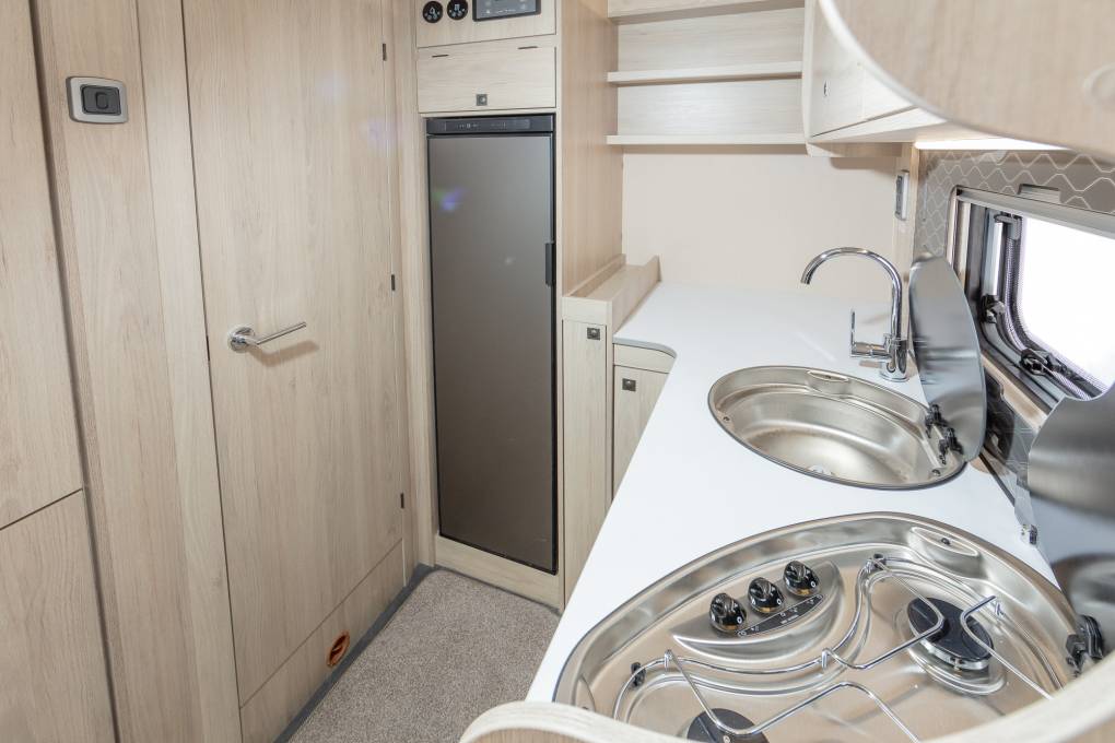 Autotrail FLine F62 4 Berth Electric Bed Motorhome For Sale