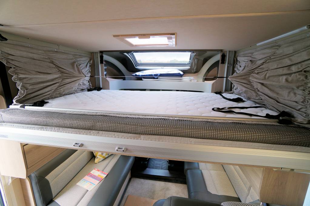 AutoTrail Tribute F60, Automatic, 4Berth, 4Seatbelts, Electric Drop