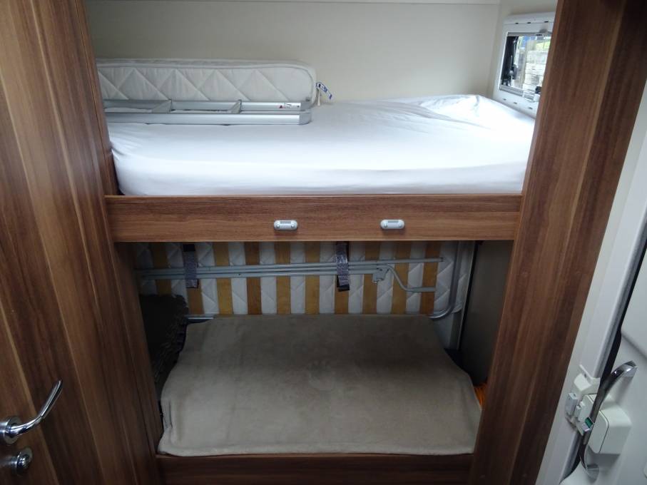 Roller Team Auto Roller 707 6 Berth 6 Travel Seat Rear Bunk Beds