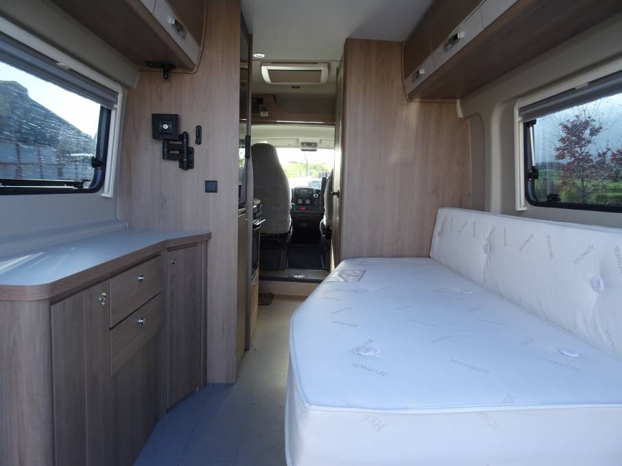COMPASS AVANTGARDE CV60 2020 AUTOMATIC REAR DOUBLE BED CAMPERVAN FOR SALE