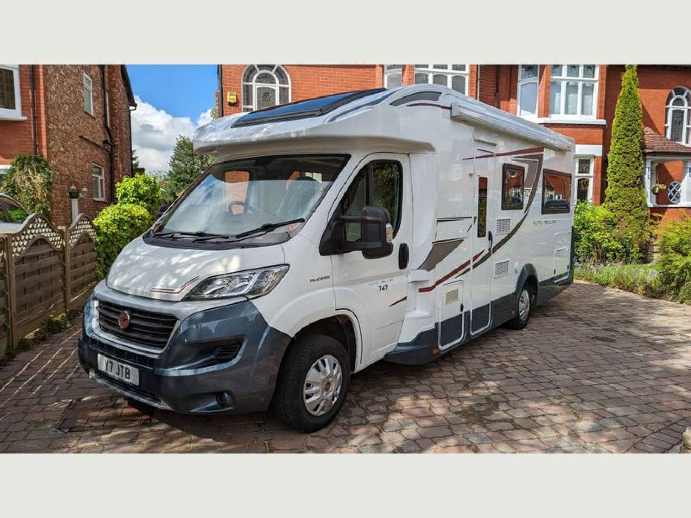 Roller Team Auto Roller 747 6 Berth 6 Travel Seat Rear Lounge Motorhome