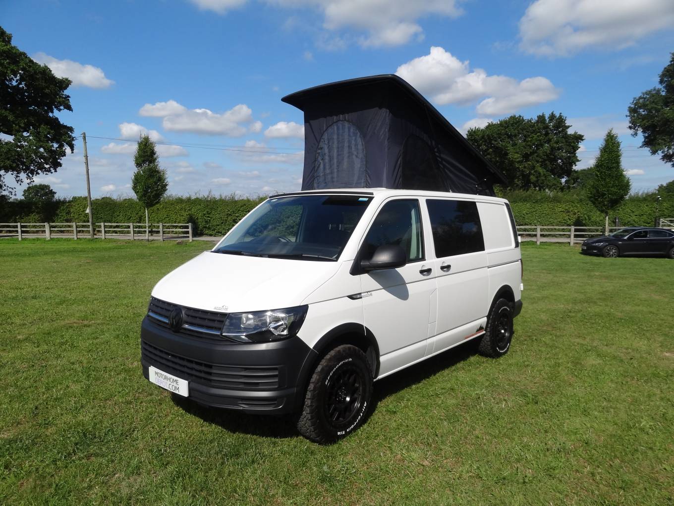 Volkswagen T32 Camper Van Rock and Roll Bed Motorhome Camper Van For Sale