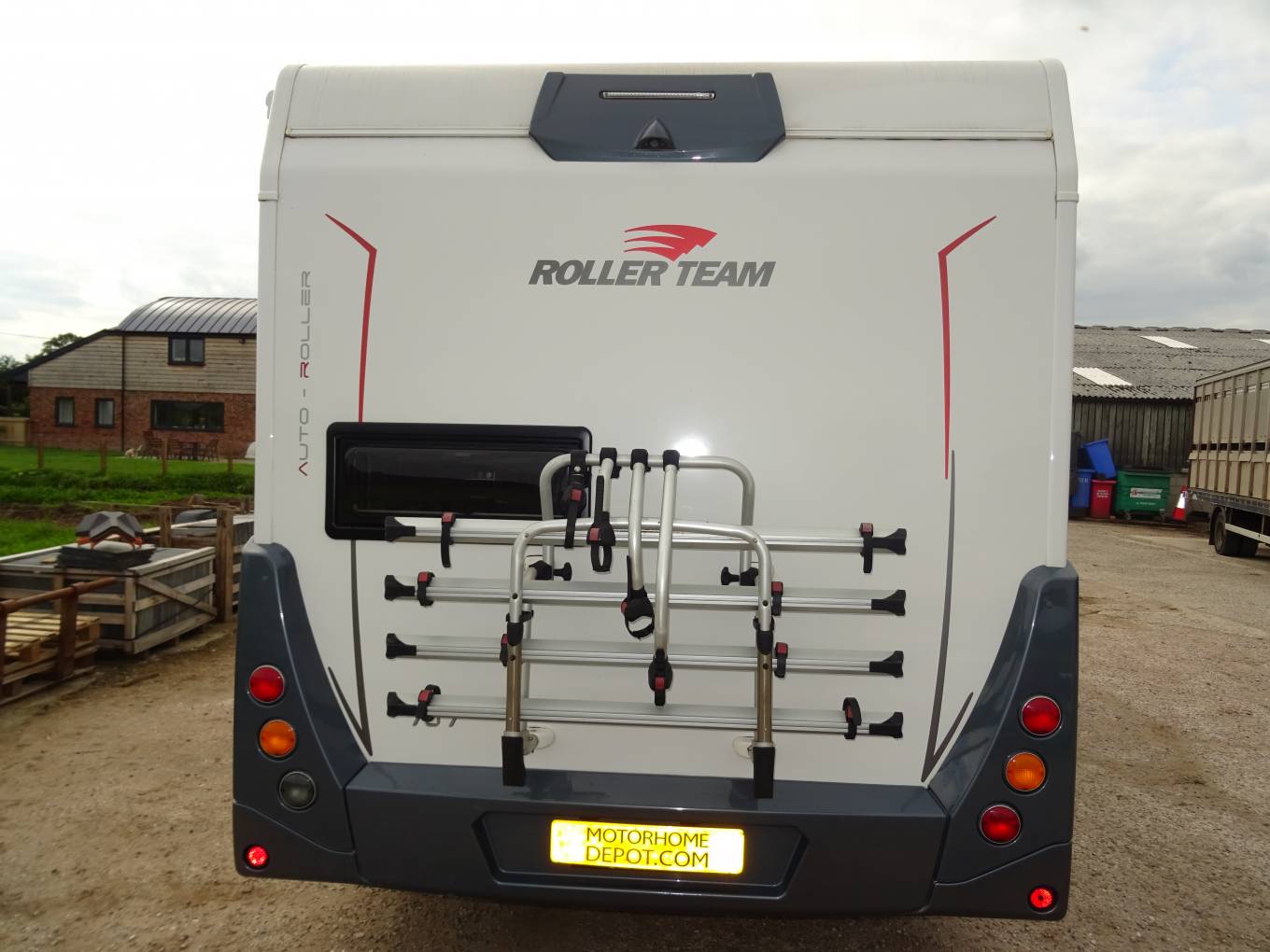 RollerTeam AutoRoller 707, 2018, 6 Belts, 6 Berth, Bunk Beds, Large Garage, Electric Drop Down