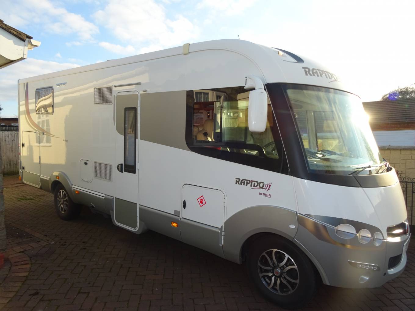 Rapido 9090DF, 2016, 4 Belts, 4 Berth, Rear Garage, For Sale