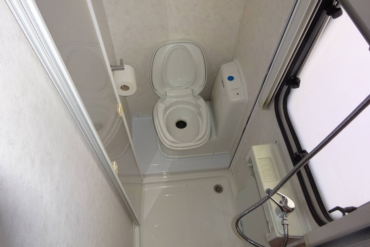 2009 Lunar Five Star 4 berth 4 seat belt Manual right hand drive