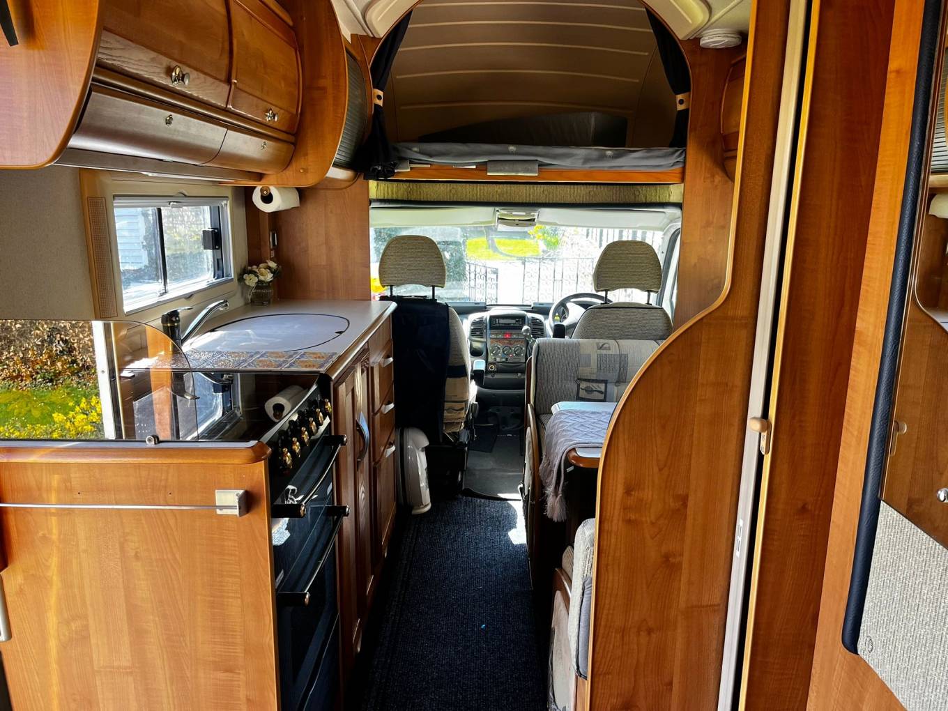 Autotrail Arapaho SE Ushape Lounge 6 berth 6 belts motorhome