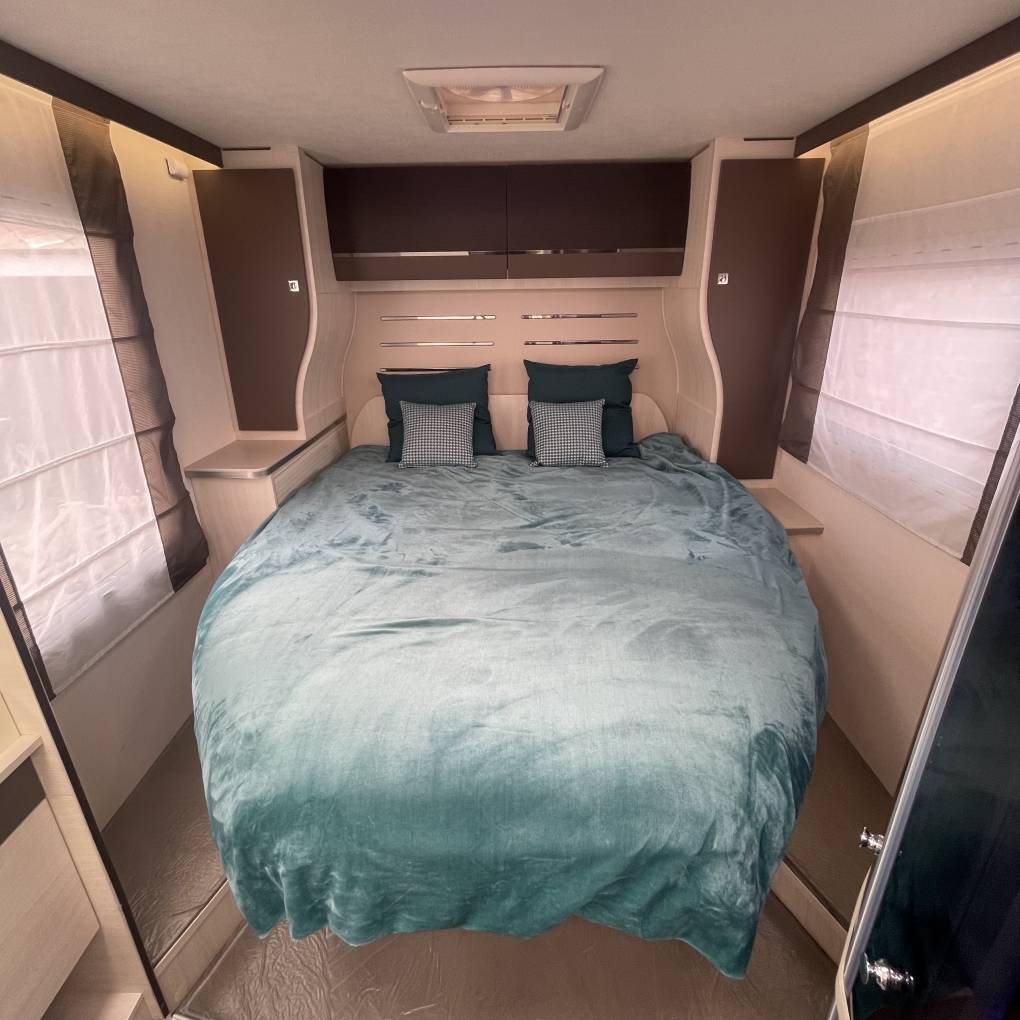 Chausson 718XLB Automatic Island Bed Large Garage Motorhome For