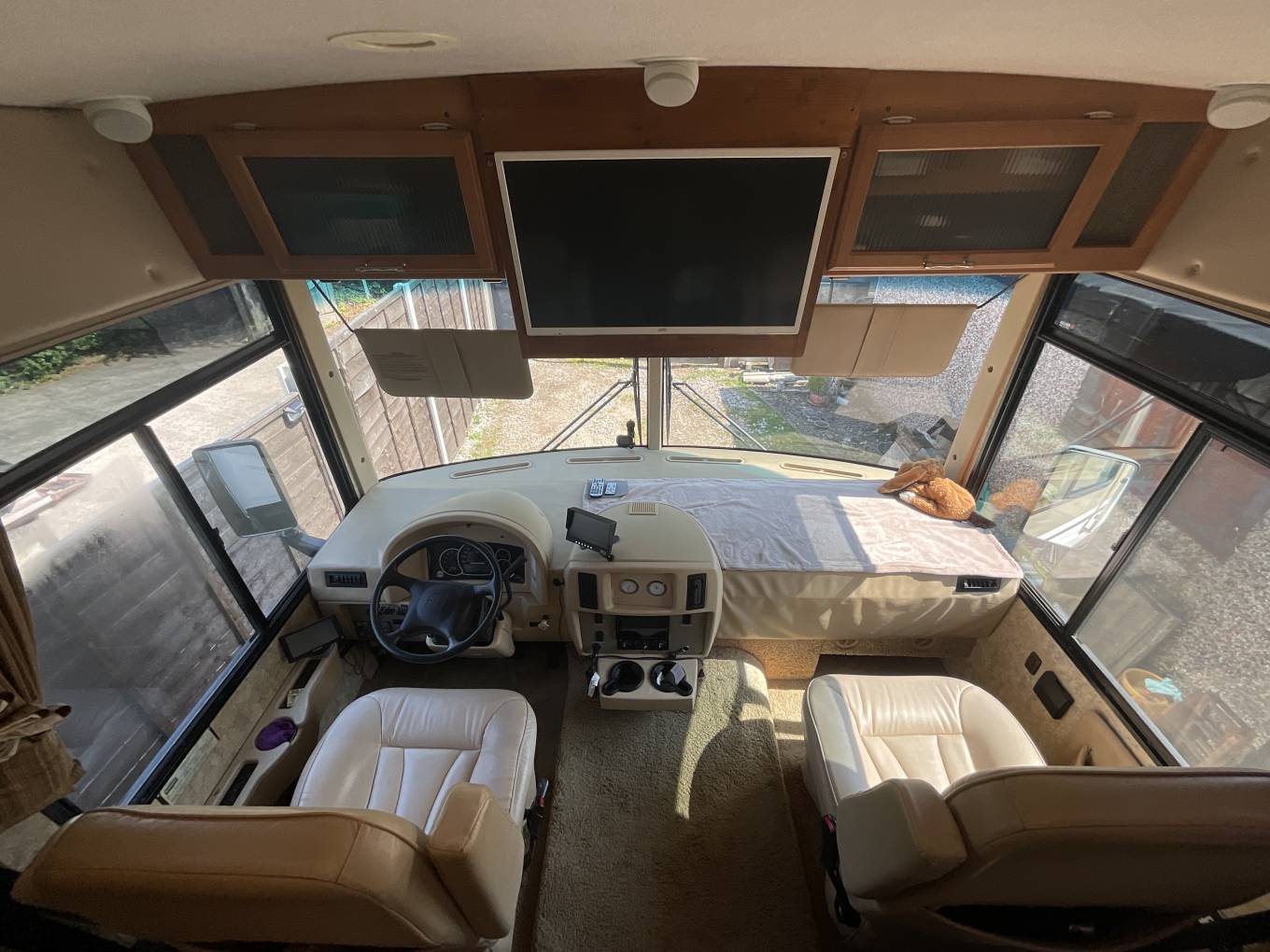 Winnebago Sightseer 6 berth RV with slide out and automatic gearbox