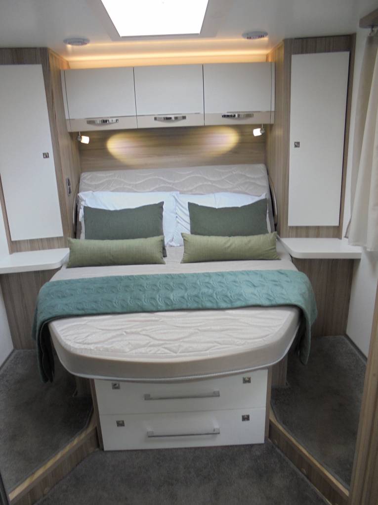 Benimar Tessoro 494 Fixed Island Bed 4 Berth 4 Belts 2021 Motorhome For