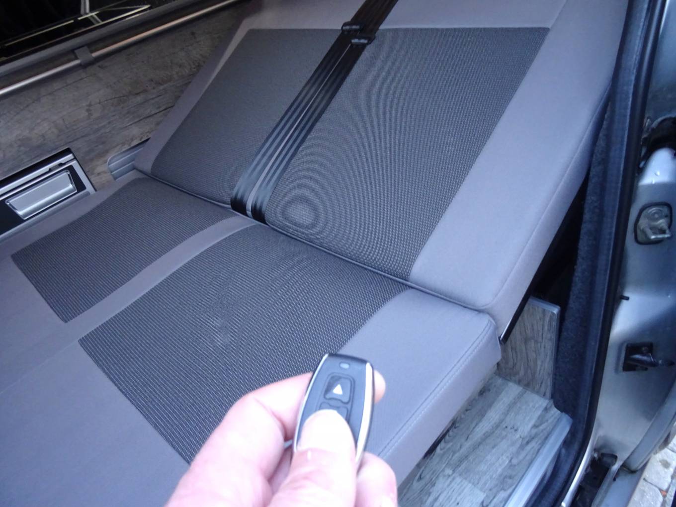 Peugeot Expert Tepee 2012 2 Berth Pop Top Electric Bed Camper Van For Sale