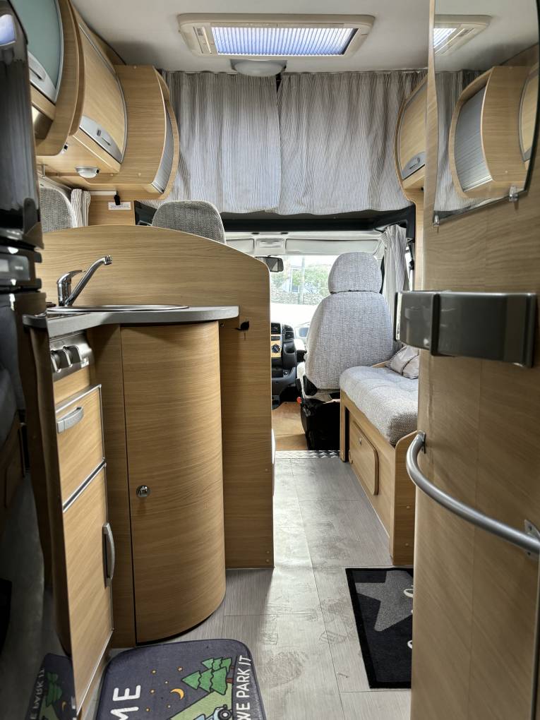 Rollerteam Granduca 10 2006 6 berth Bunk beds Left hand drive Motorhome ...