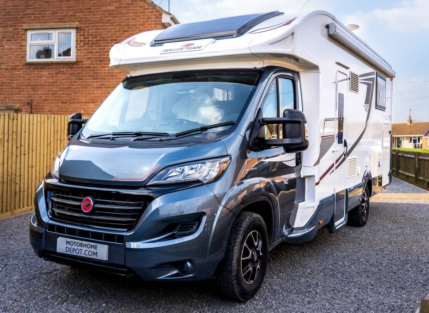 Roller Team TLine 740 Automatic Gearbox Island Bed Motorhome for sale