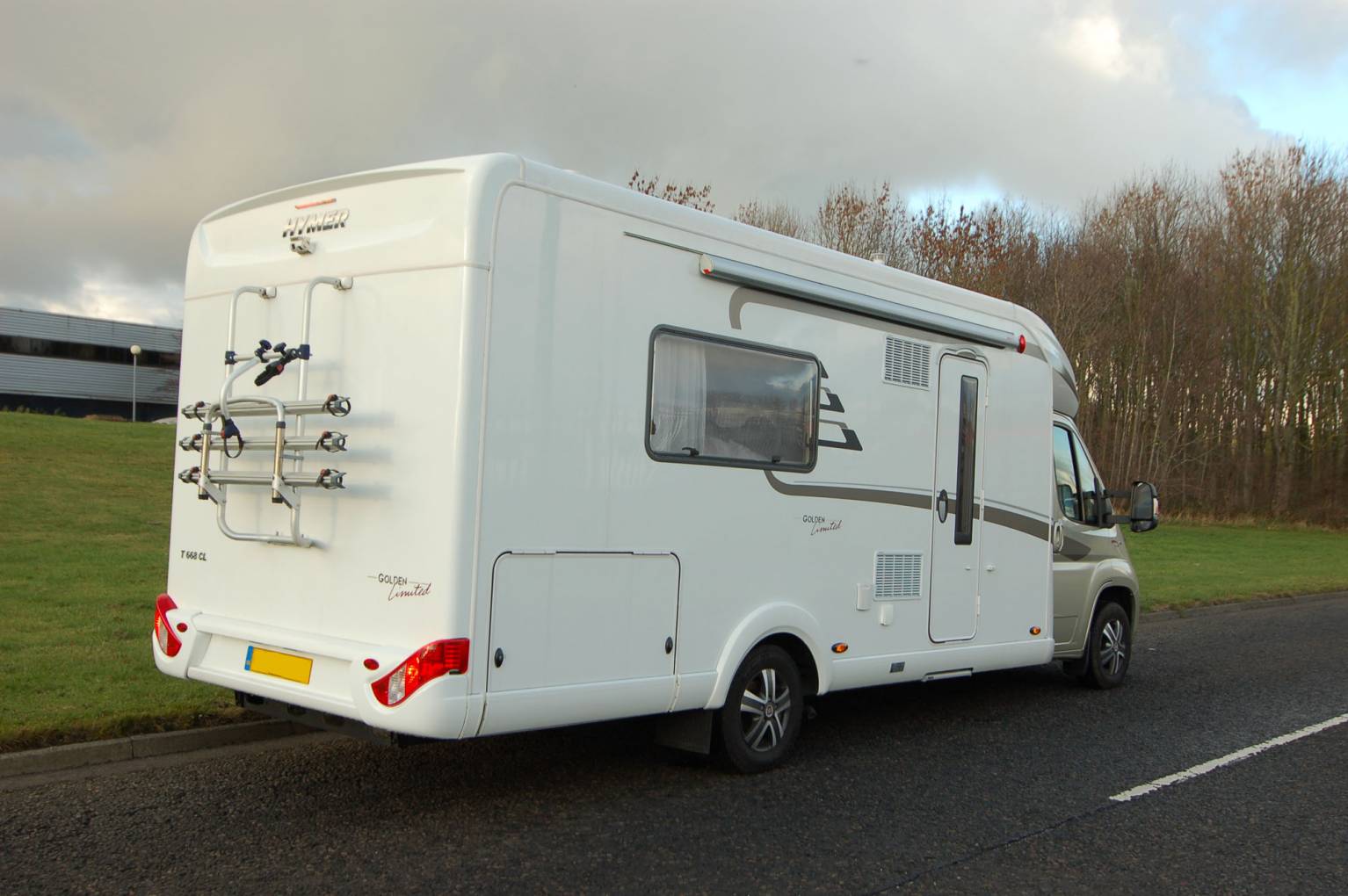 2017 Hymer T 668 CL luxury low profile twin bed motorhome for sale