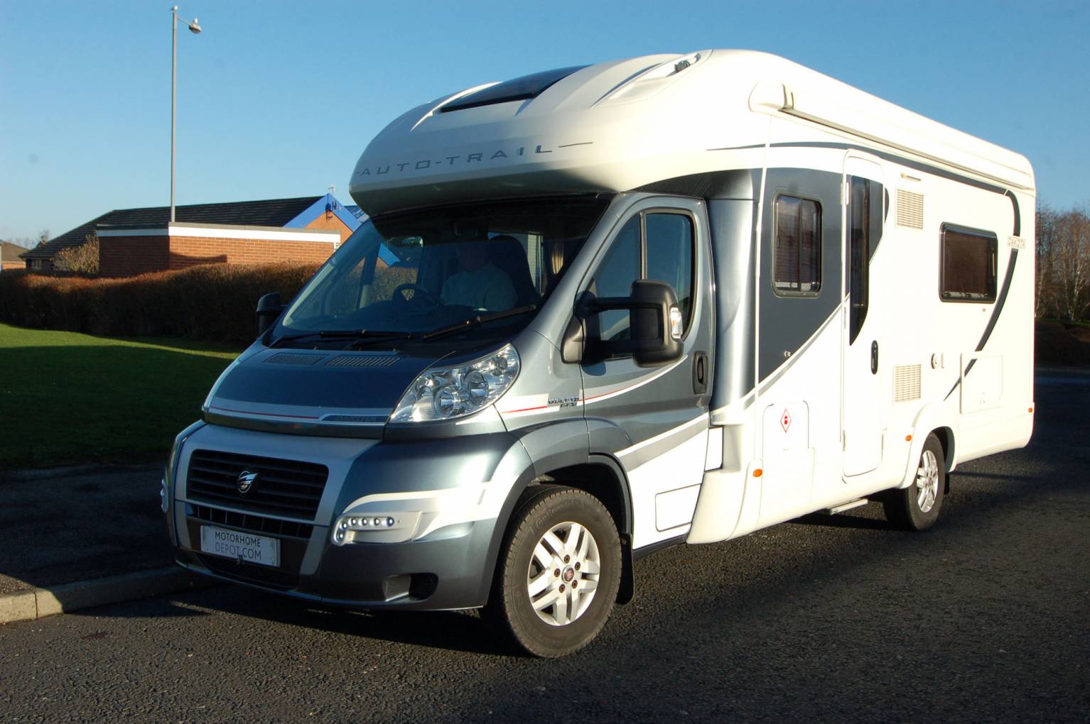 2013 AutoTrail Frontier Dakota luxury fixed bed motorhome with rear