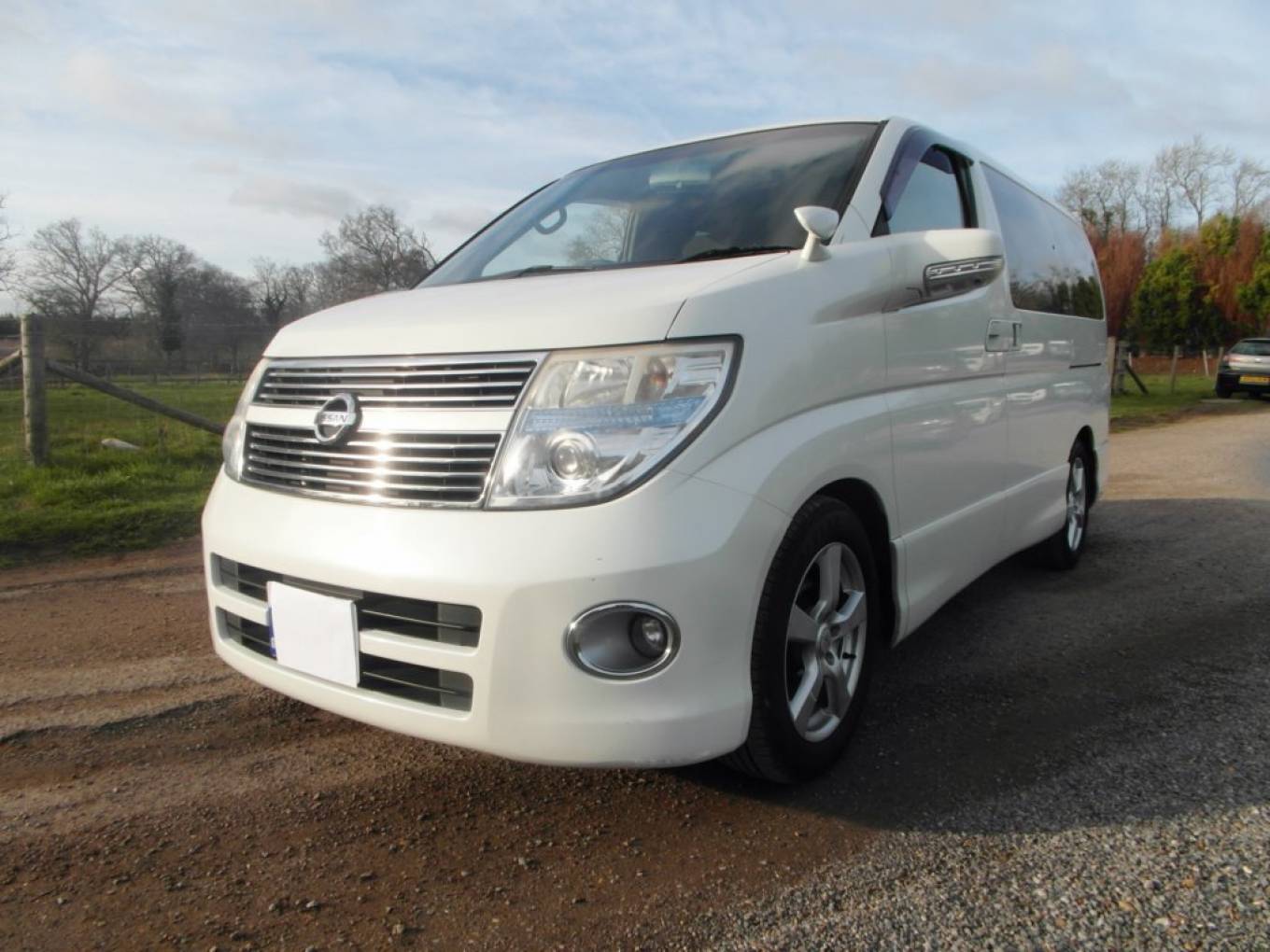 Nissan elgrand 1