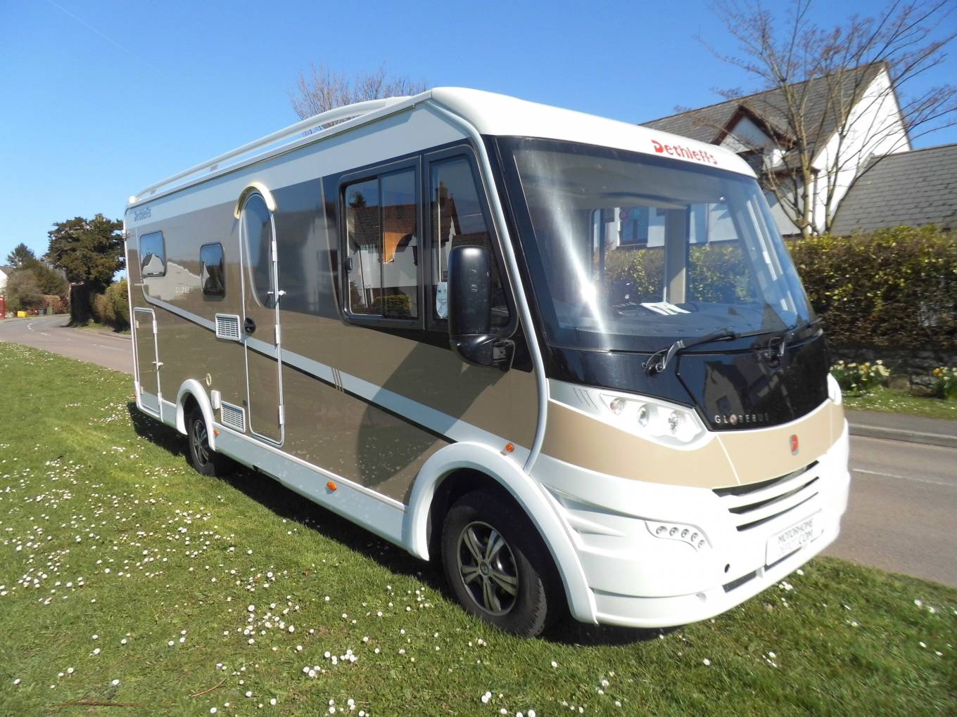 Dethleffs Globebus 4 berth A class fixed single beds large garage