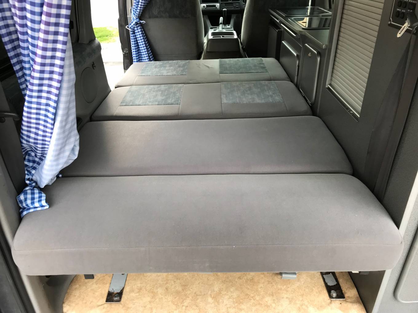 Mazda bongo friendee салон