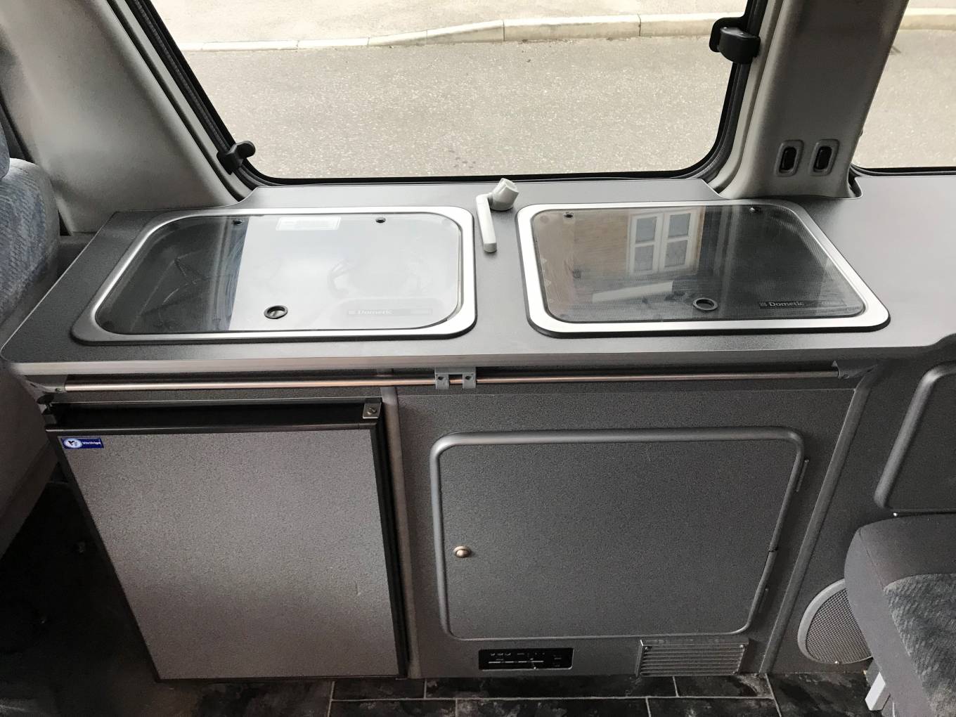 Mazda bongo friendee палатка