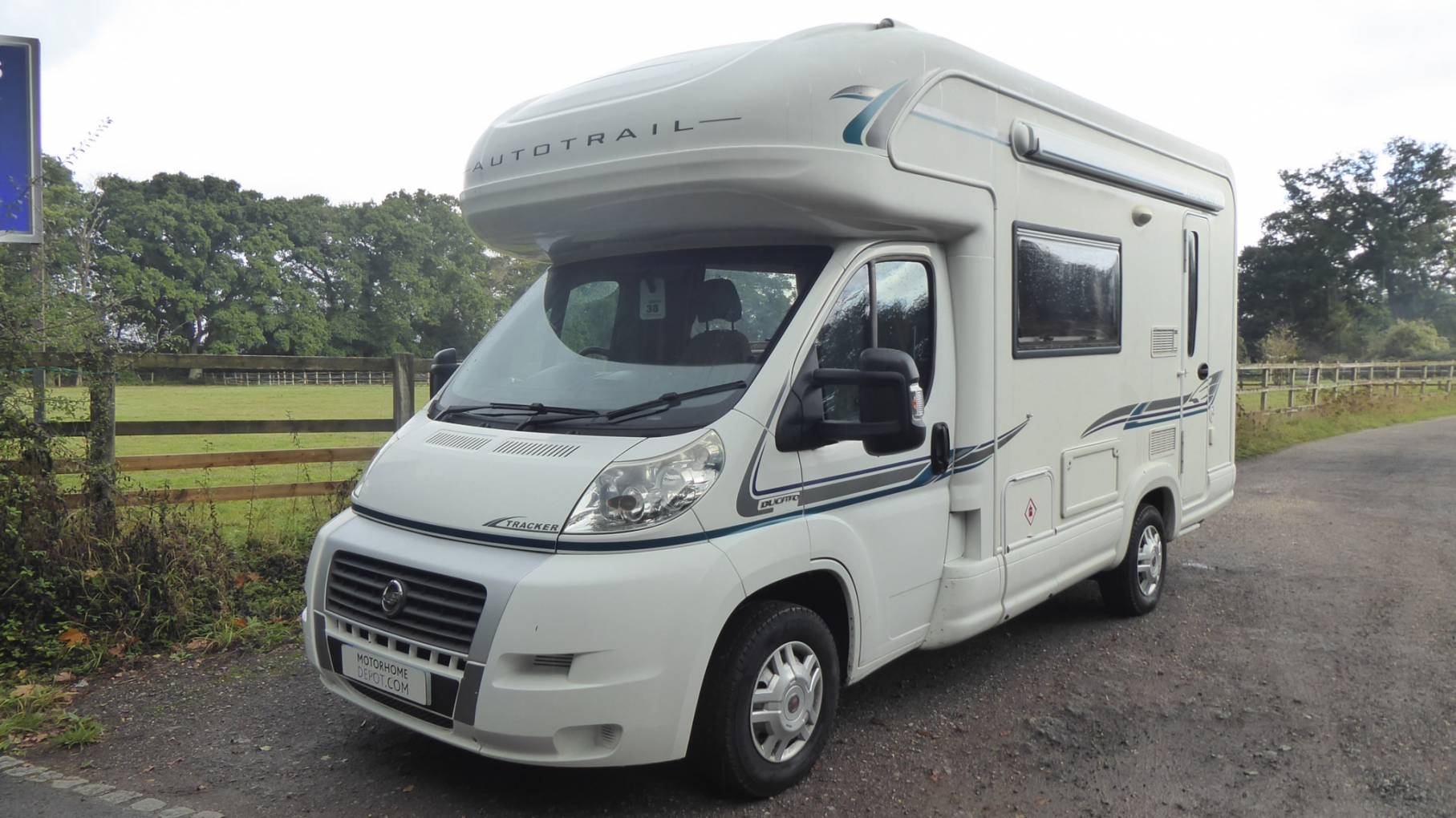 AutoTrail Tracker EKS 2 Berth Motorhome