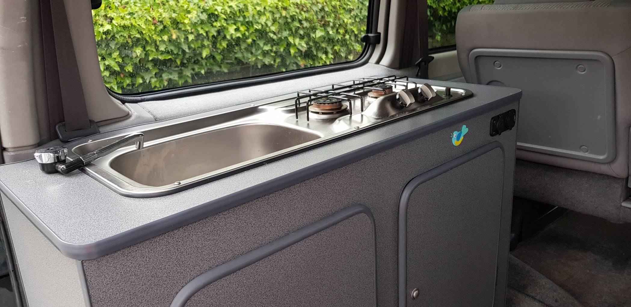 Mazda bongo friendee салон