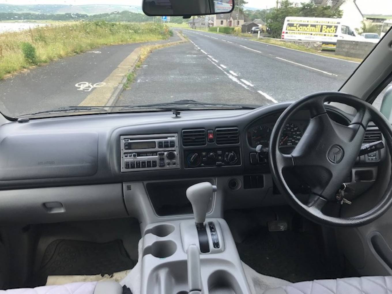 Mazda bongo friendee салон