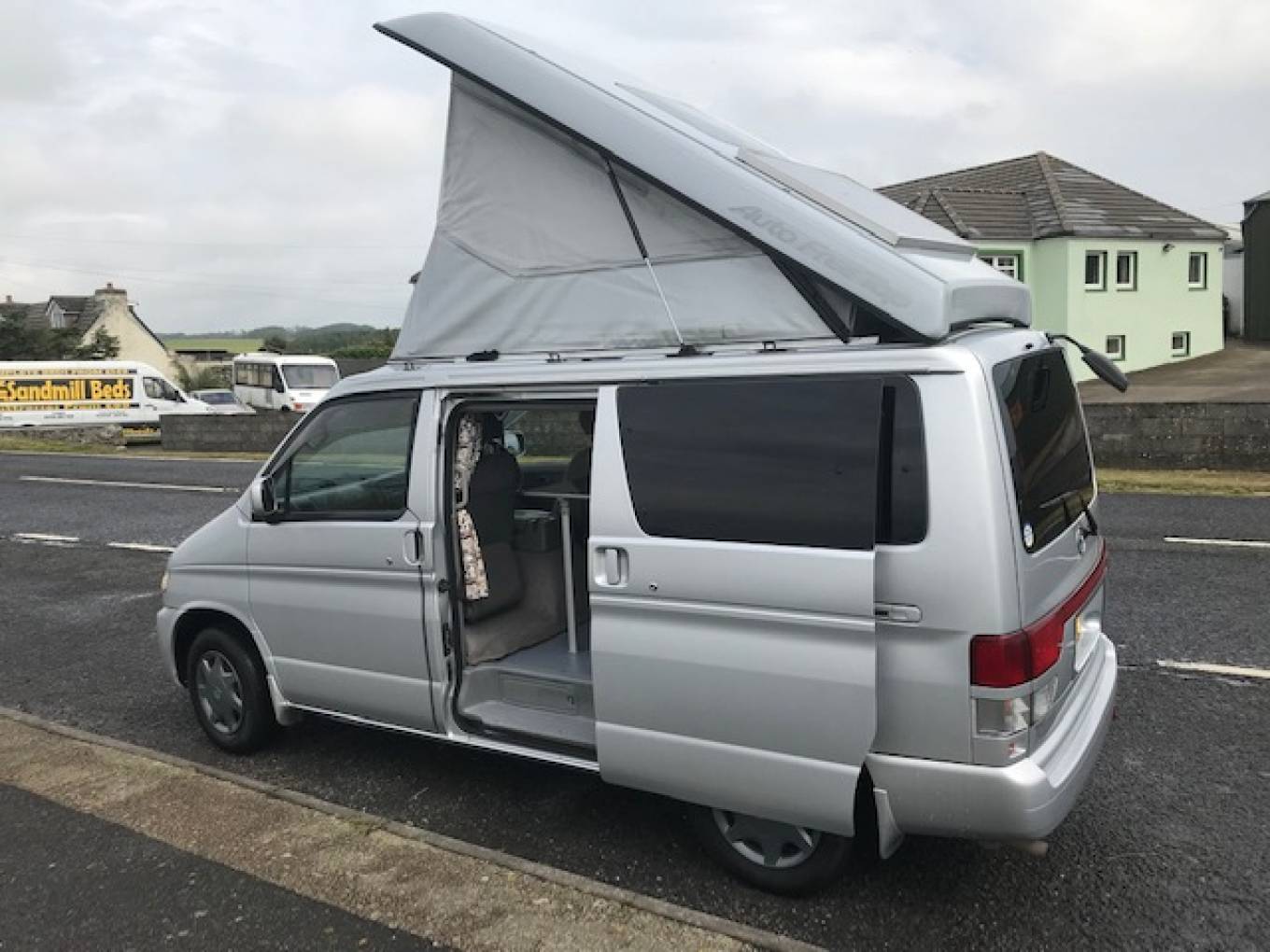 Mazda bongo friendee палатка