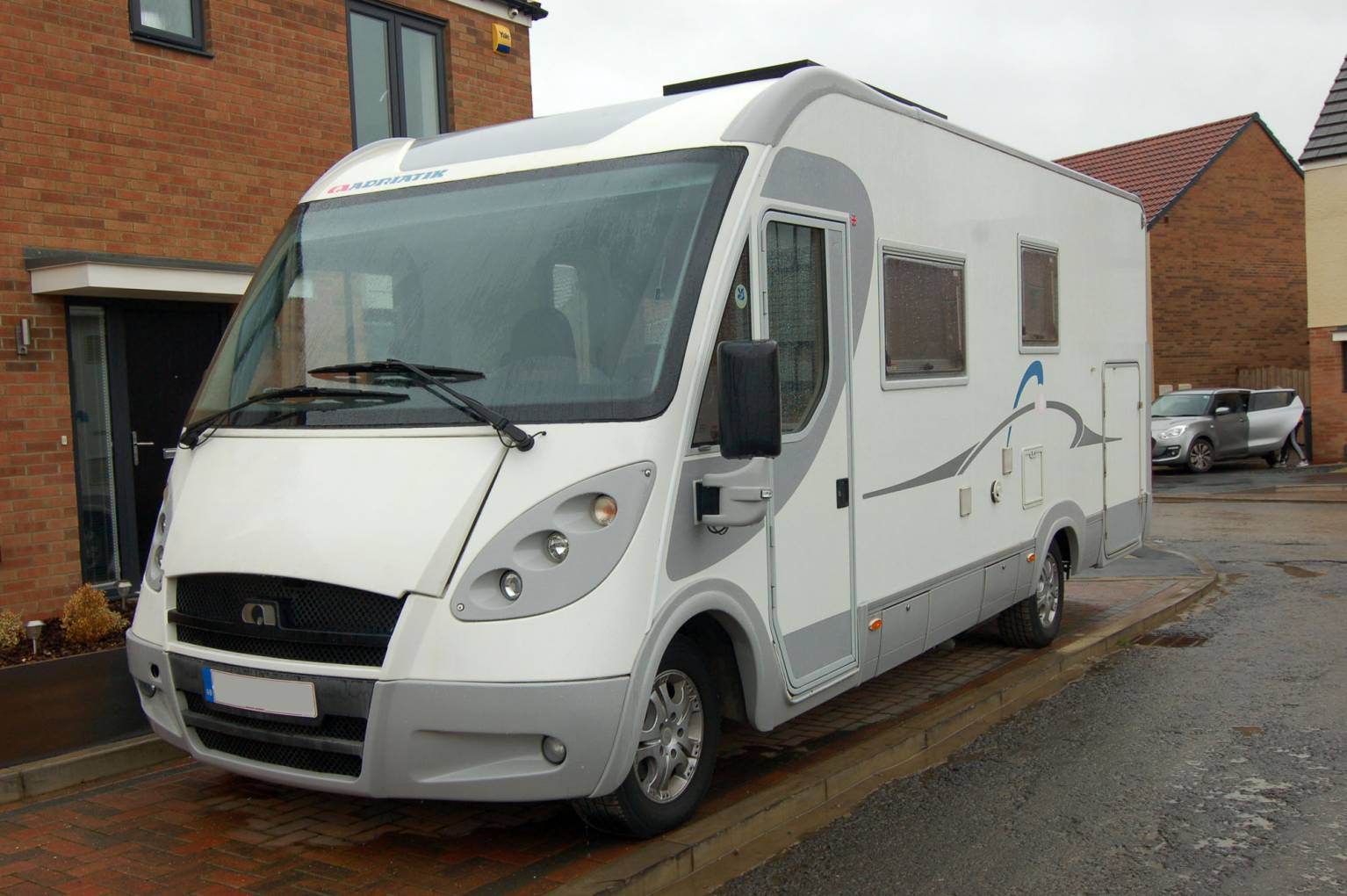 2007 automatic Adria Adriatik Vision i707 RHD A Class motorhome with garage