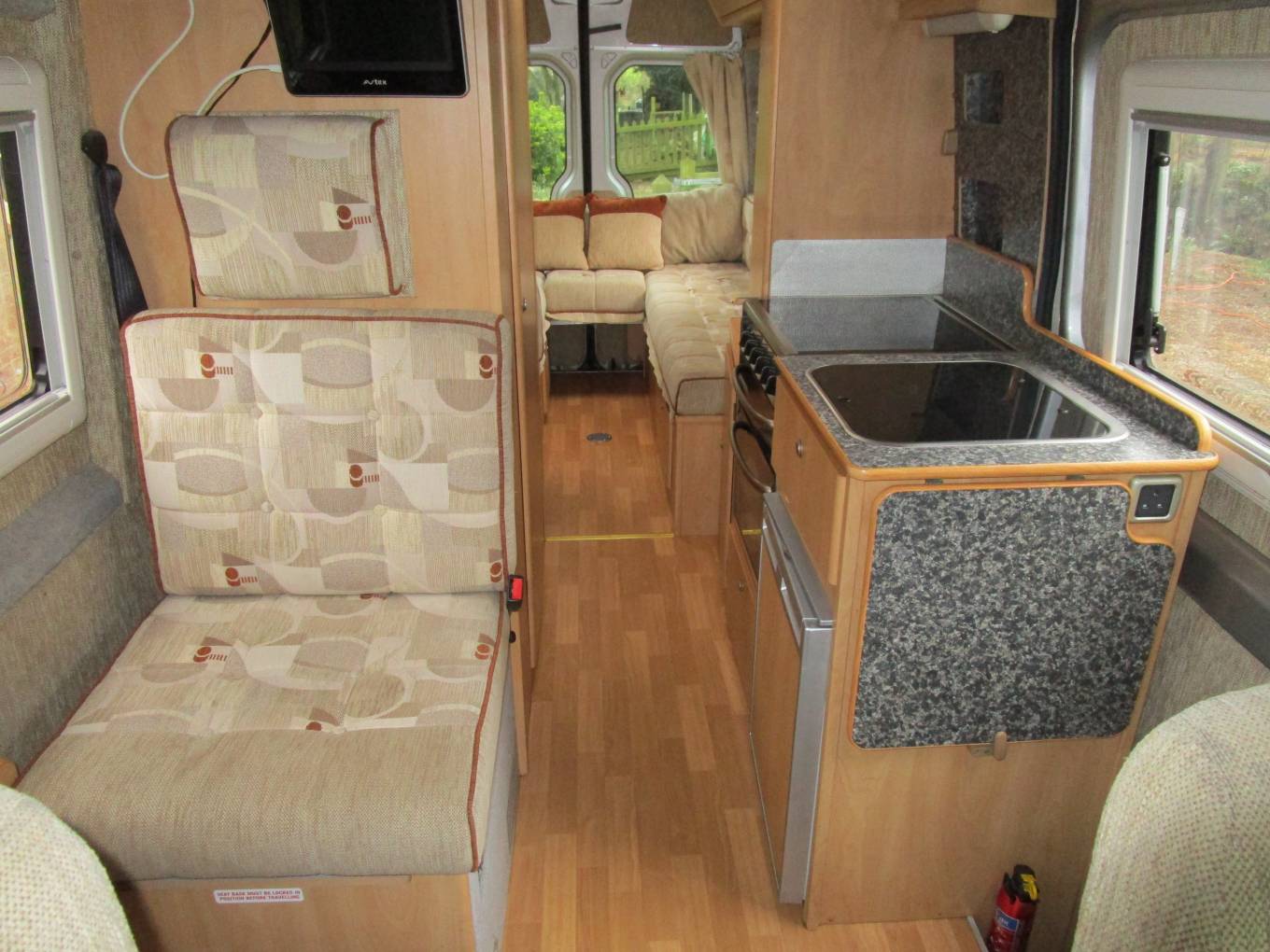 DEVON SAPPHIRE AUTOMATIC 3 BERTH END LOUNGE CAMPER VAN MOTORHOME 2010