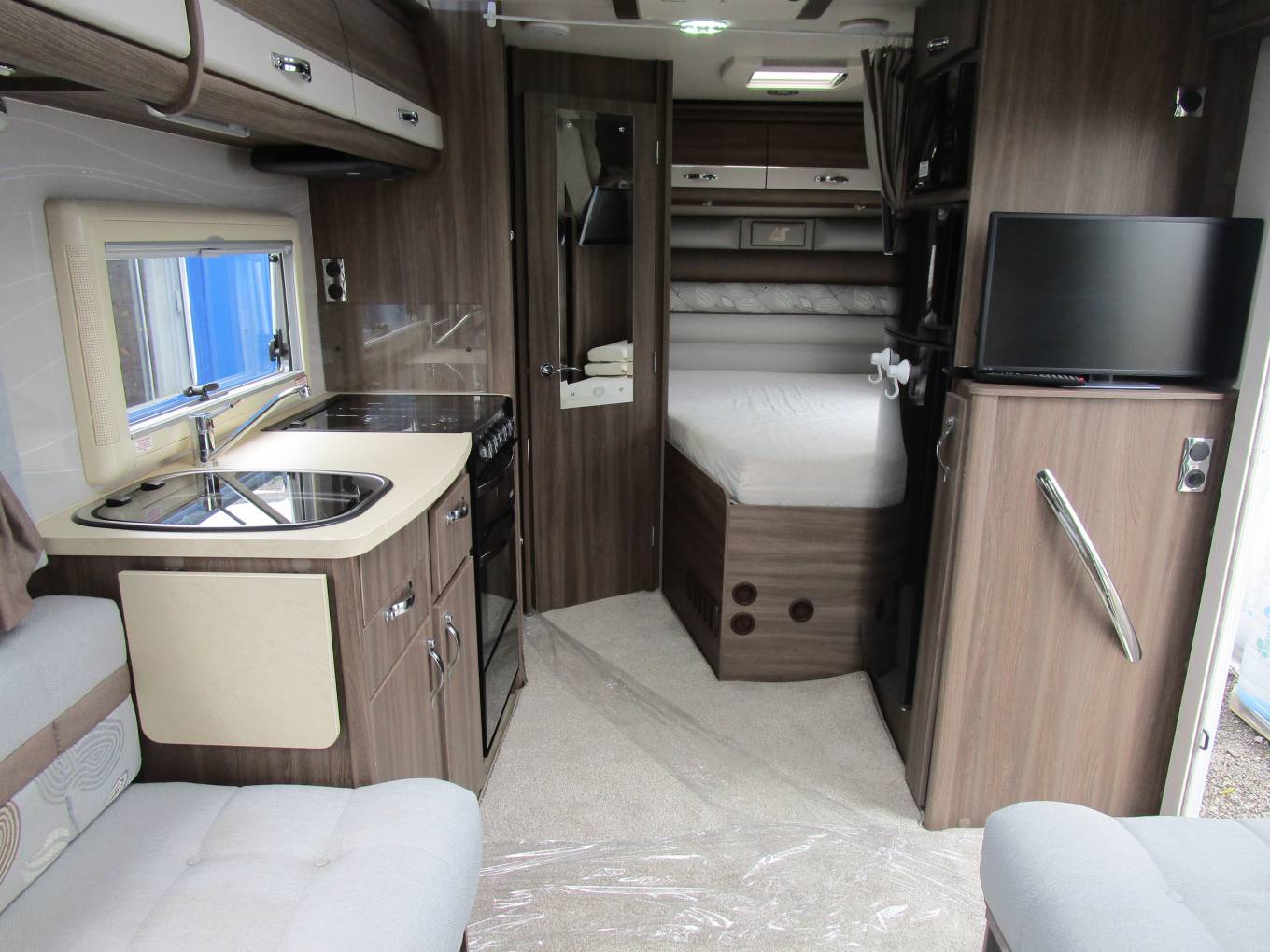 AUTOSLEEPERS MALVERN AUTOMATIC 4 BERTH FRENCH BED LOW PROFILE