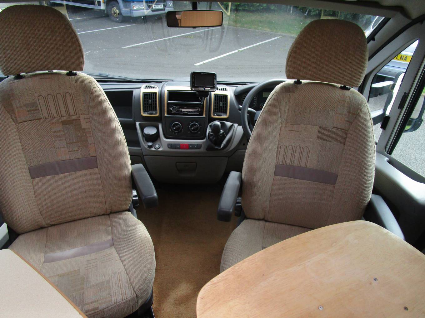 BESSACARR E560 4 BERTH FRENCH BED MOTORHOME FOR SALE