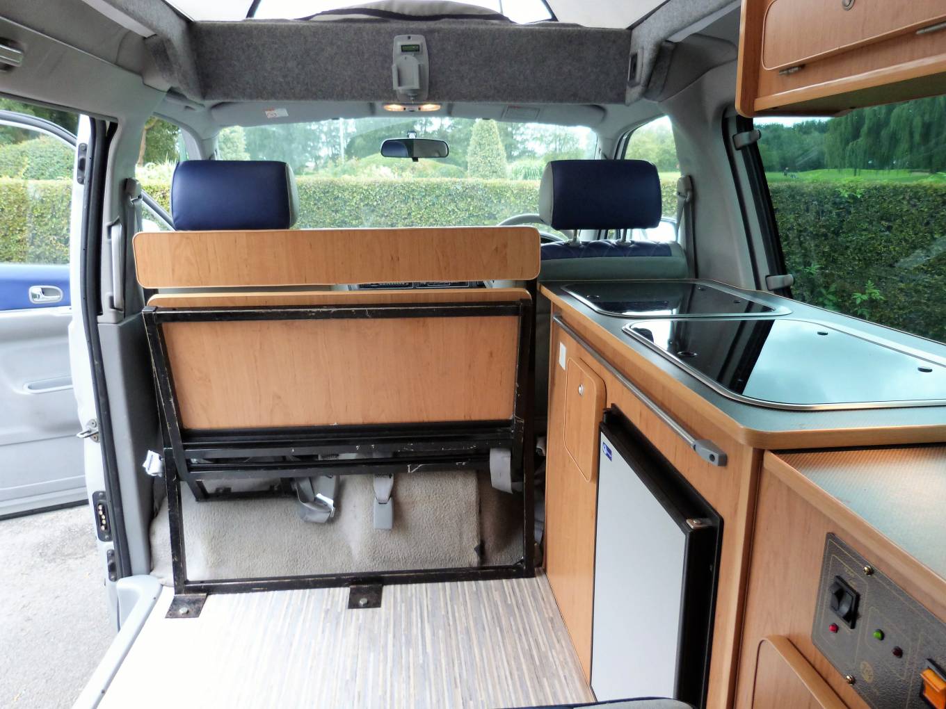 Mazda bongo friendee салон