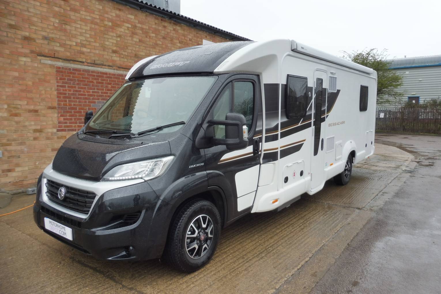 Swift Bessacarr E599 4 berth island bed automatic motorhome for sale