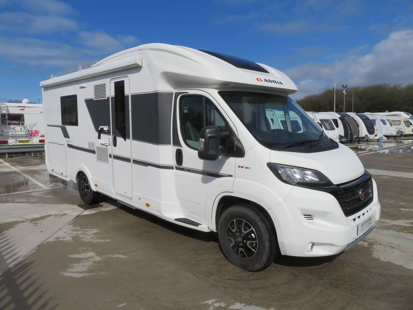 Adria Coral 670 SLT Plus AUTOMATIC