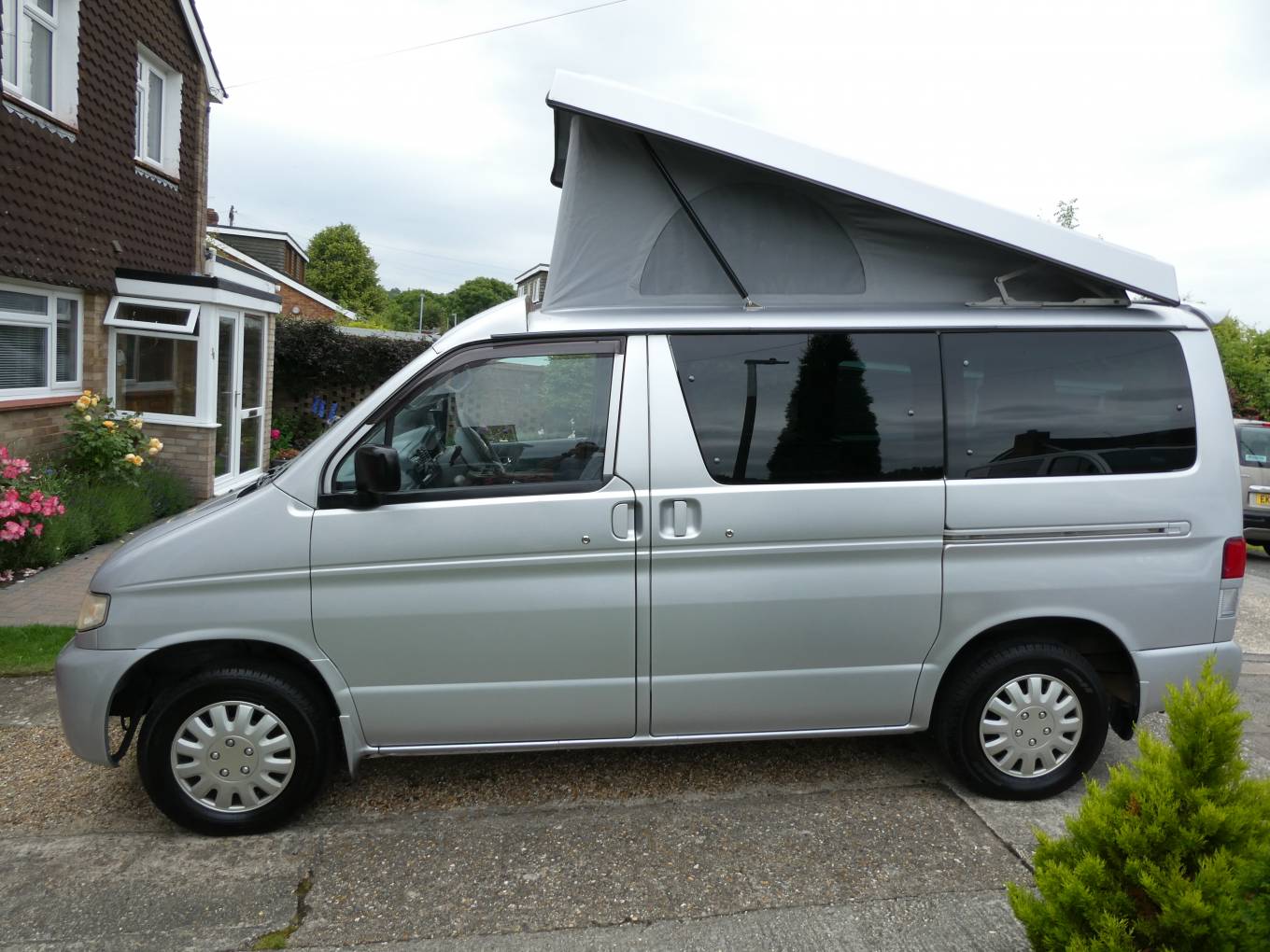 Mazda bongo 2013