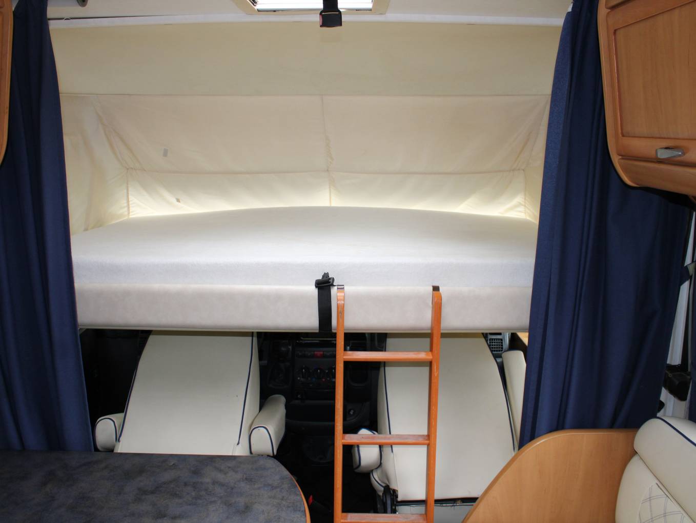 Hymer B584 AClass 3 berth drop down bed motorhome for sale