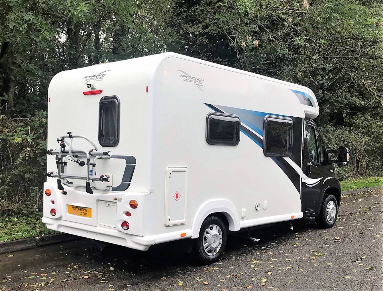 2014 Bailey Approach Electric Drop Down Bed Twin Leisure Batteries