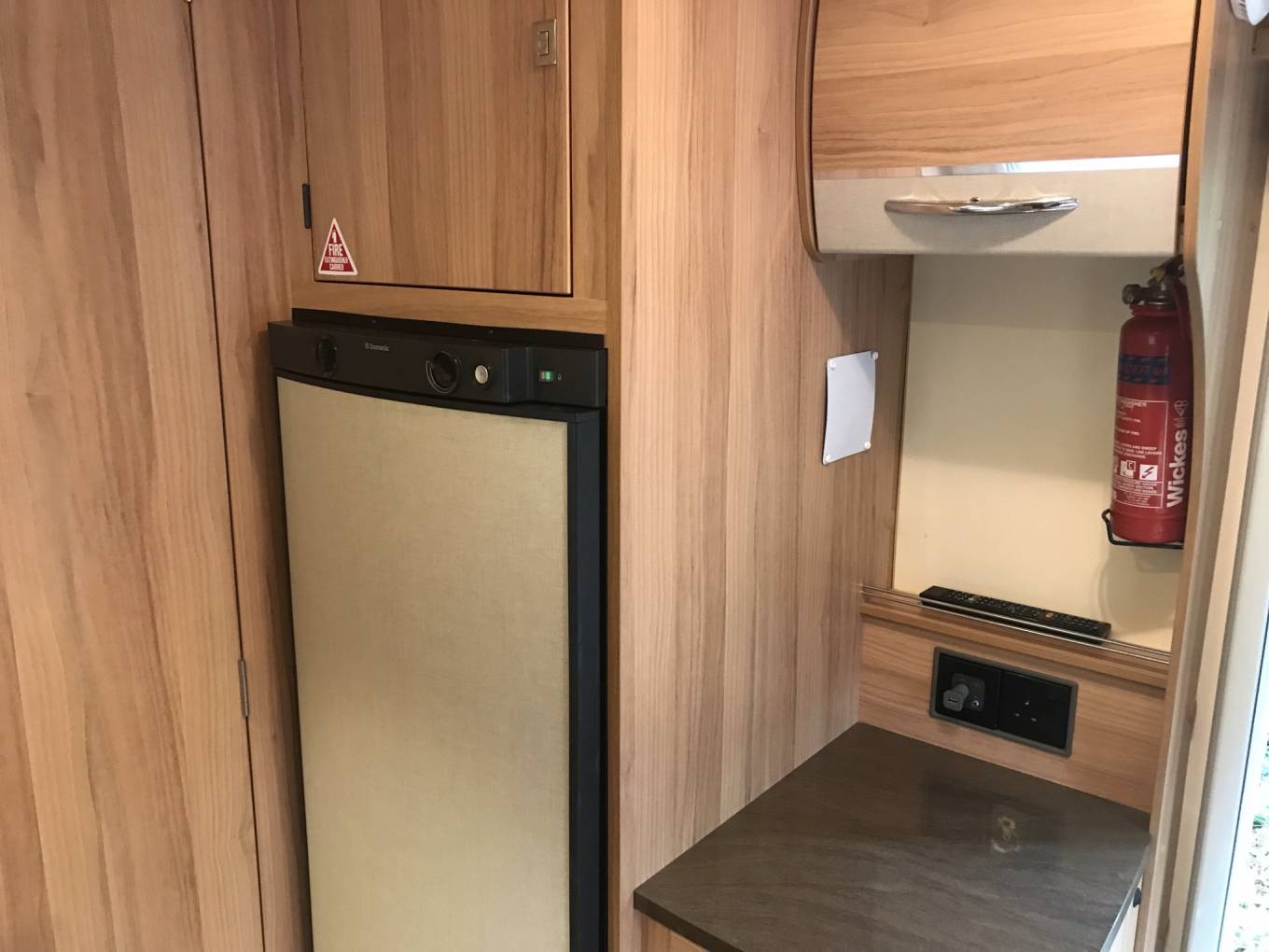 2014 Bailey Approach Electric Drop Down Bed Twin Leisure Batteries